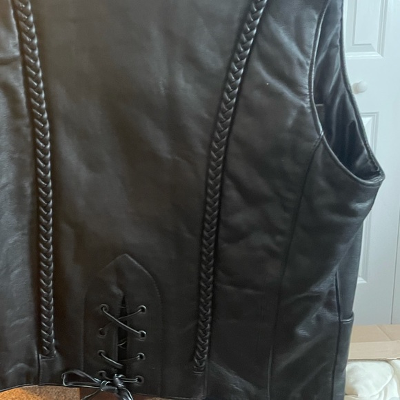 Leather vest - Picture 2 of 3